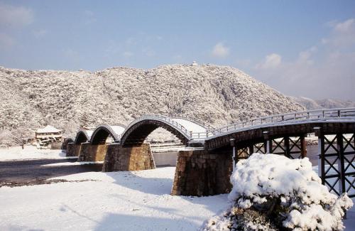 錦帯橋の雪景色　Kintaikyo Bridge in the snow